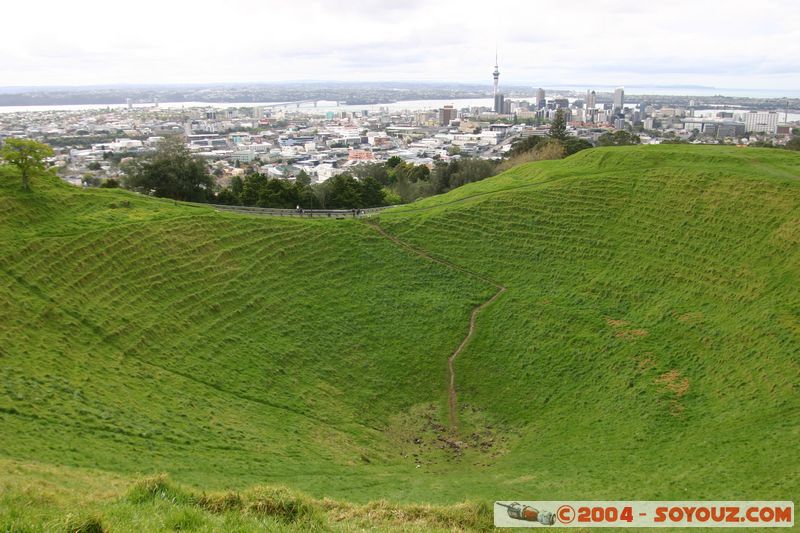 Auckland - Mount Eden Domain - Mt Eden Volcanic Crater
Mots-clés: New Zealand North Island coast to coast volcan