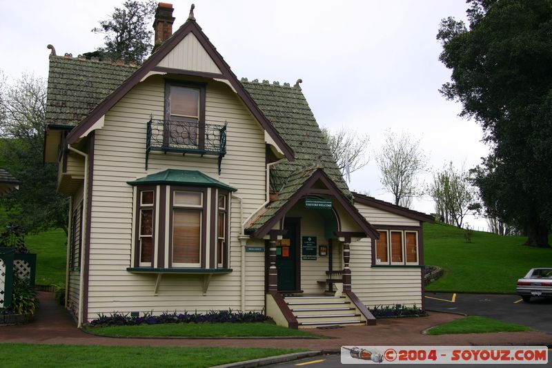 Auckland - Cornwall Park - Huia Lodge
Mots-clés: New Zealand North Island coast to coast