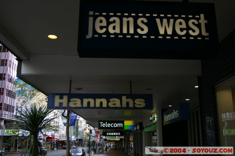 Auckland - Queen street - Shops sign
Mots-clés: New Zealand North Island
