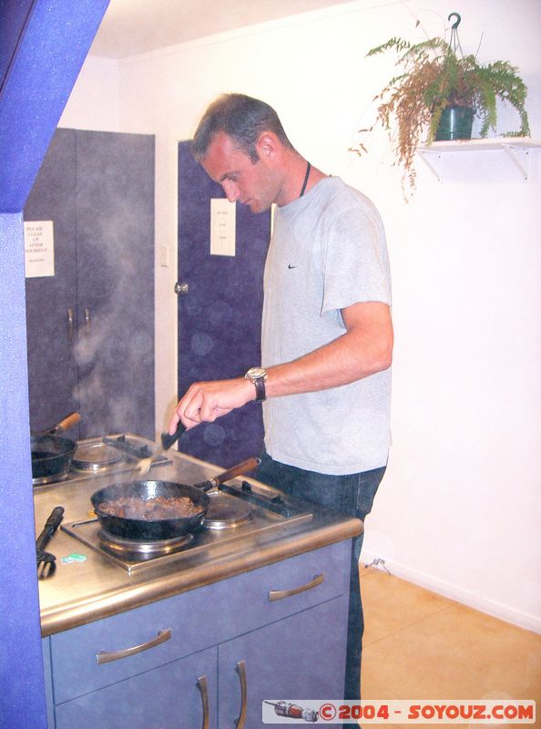 Paiha - Cooking at the hostel
Mots-clés: New Zealand North Island