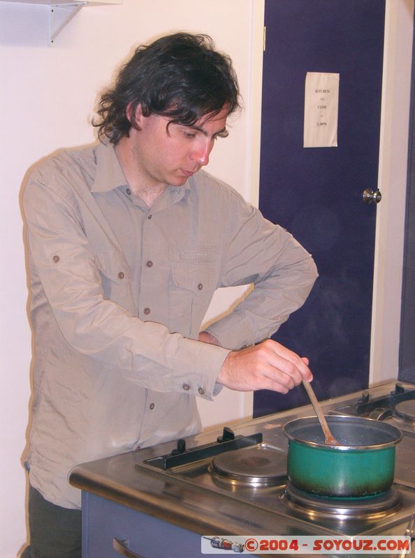 Paiha - Cooking at the hostel
Mots-clés: New Zealand North Island