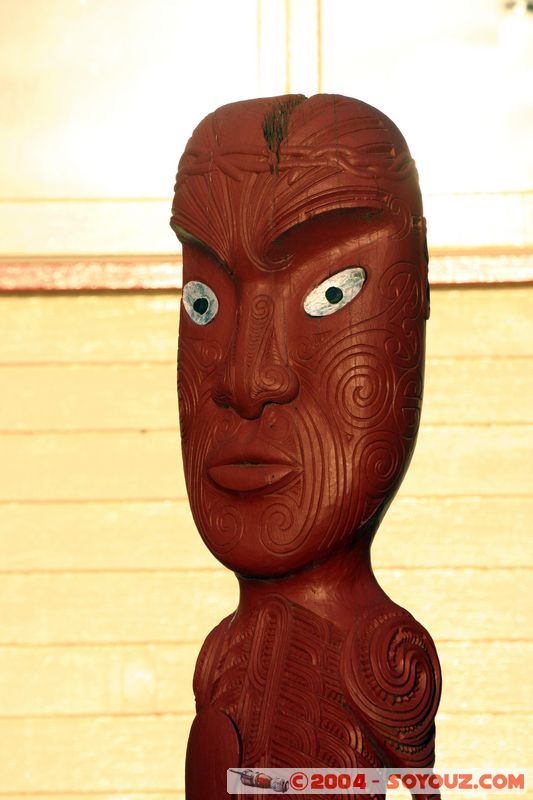 Rotorua - Ohinemutu - Tamatekapua Meeting House
Mots-clés: New Zealand North Island maori sculpture