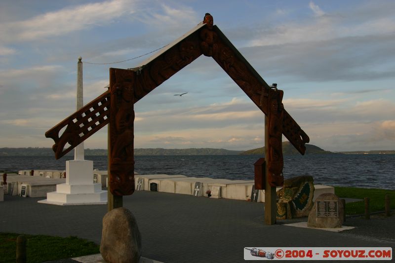 Rotorua - Ohinemutu - Tamatekapua Meeting House
Mots-clés: New Zealand North Island maori sculpture