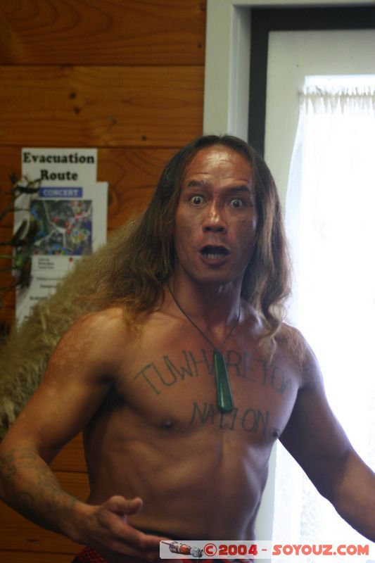 Whakarewarewa Village - Traditional Maori dances
