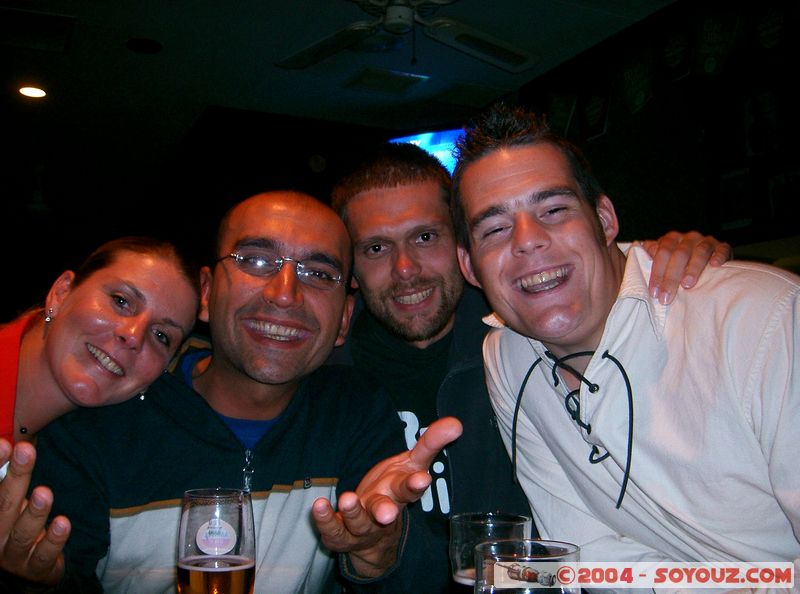 Taupo - YHA's backpackers party
Mots-clés: New Zealand North Island backpackers