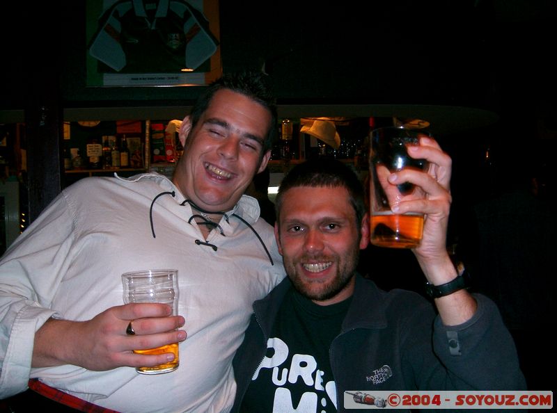 Taupo - YHA's backpackers party
Mots-clés: New Zealand North Island backpackers