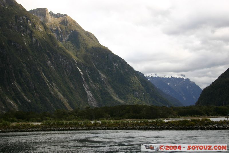 Milford Sound
Mots-clés: New Zealand South Island patrimoine unesco Montagne
