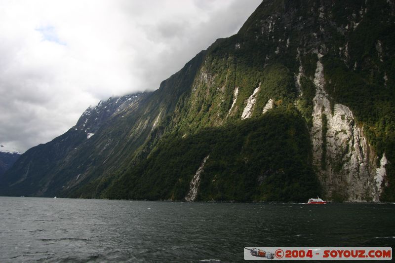 Milford Sound
Mots-clés: New Zealand South Island patrimoine unesco Montagne bateau