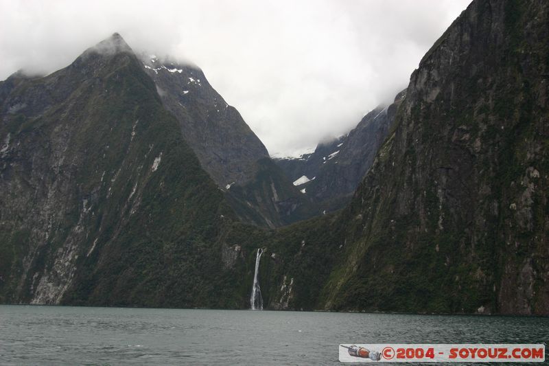 Milford Sound - Stirling Falls
Mots-clés: New Zealand South Island patrimoine unesco Montagne cascade