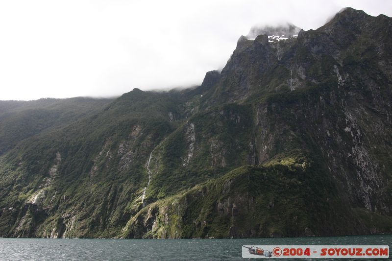 Milford Sound
Mots-clés: New Zealand South Island patrimoine unesco Montagne cascade