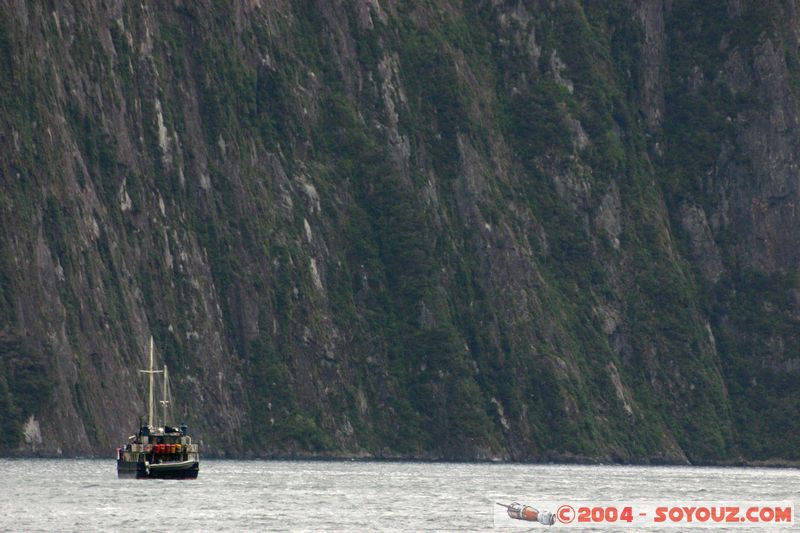 Milford Sound
Mots-clés: New Zealand South Island patrimoine unesco Montagne bateau