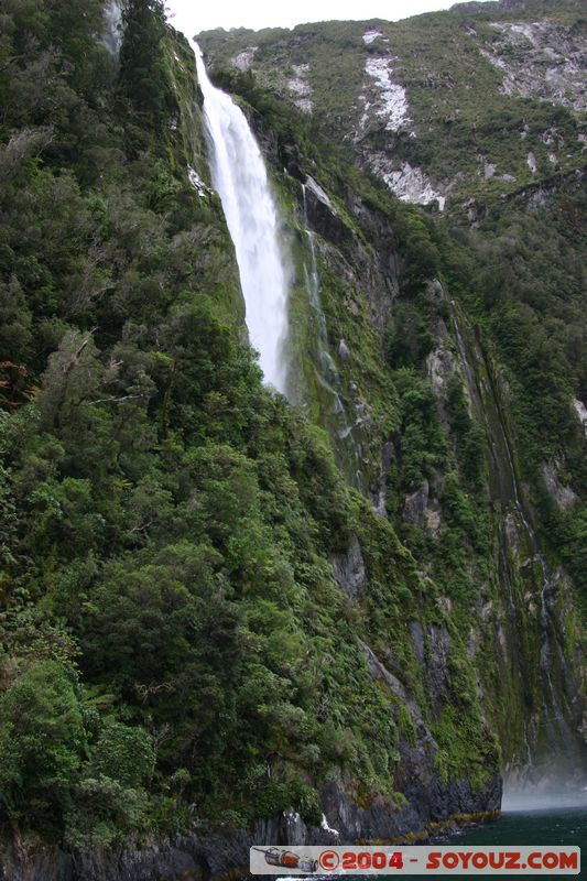 Milford Sound - Stirling Falls
Mots-clés: New Zealand South Island patrimoine unesco cascade