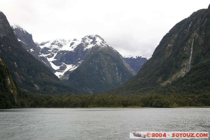 Milford Sound - Harrison Cove
Mots-clés: New Zealand South Island patrimoine unesco Montagne cascade