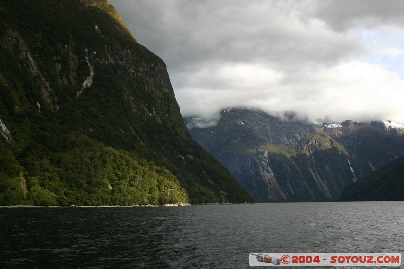 Milford Sound
Mots-clés: New Zealand South Island patrimoine unesco Montagne