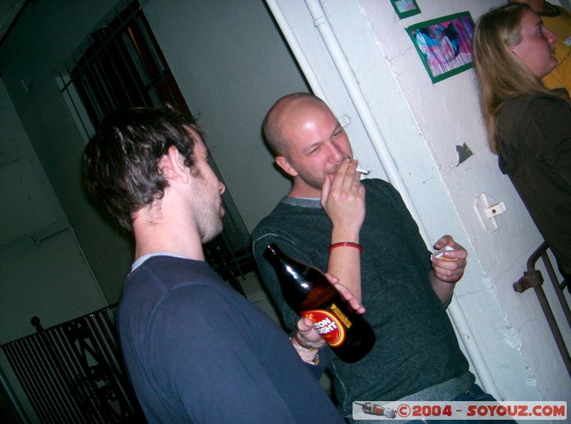 Sydney - Party with backpackers
