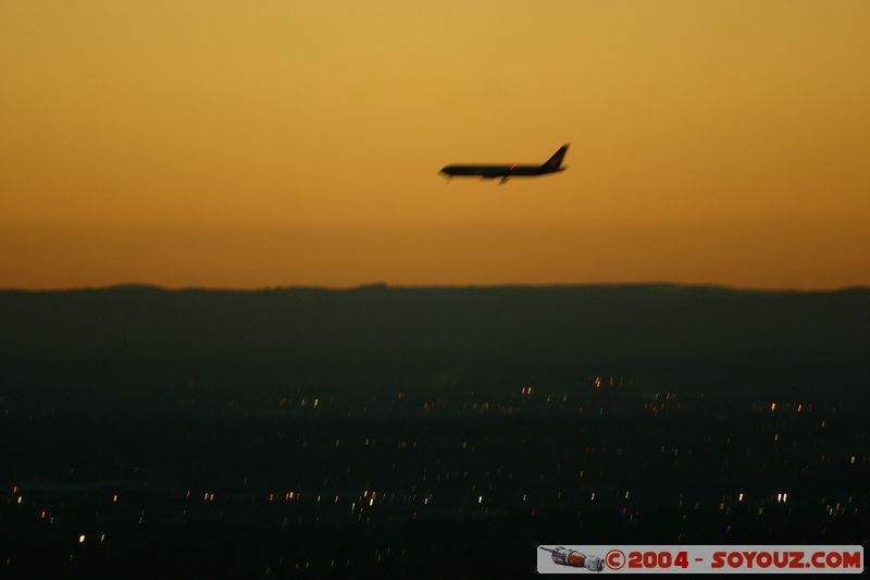 Sydney by Night from Sydney Tower
Mots-clés: sunset avion