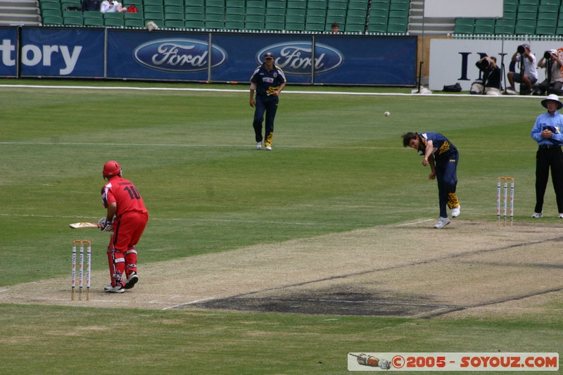 Melbourne's G - Bushrangers vs West End Redback - 02/01/2005
Mots-clés: sport cricket