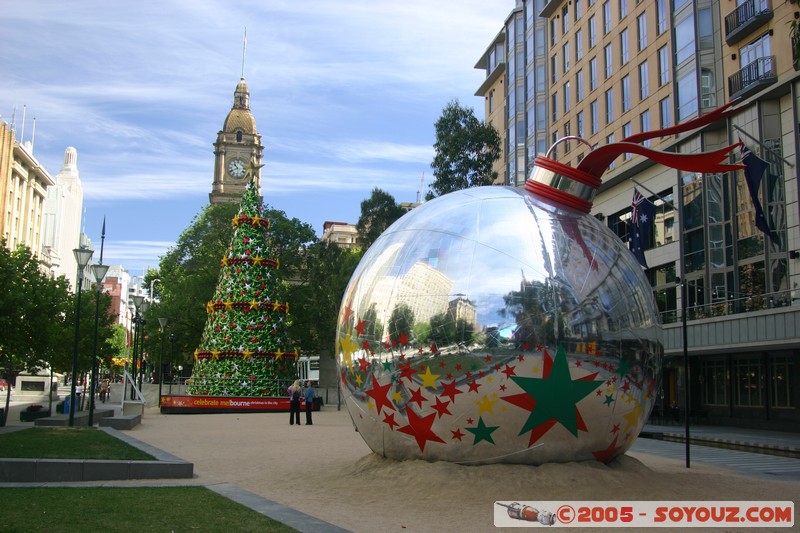 Melbourne - Xmas decorations on City Square
