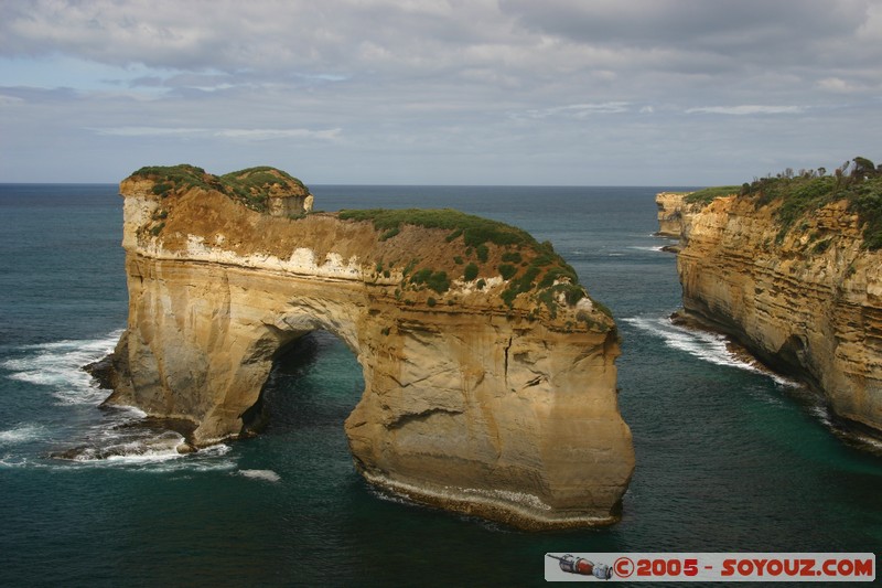Great Ocean Road - Loch Ard Gorge - The Island Archway
