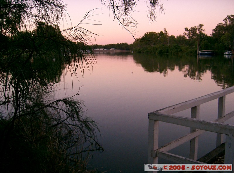 Mildura - Murray River at dusk
Mots-clés: sunset Riviere