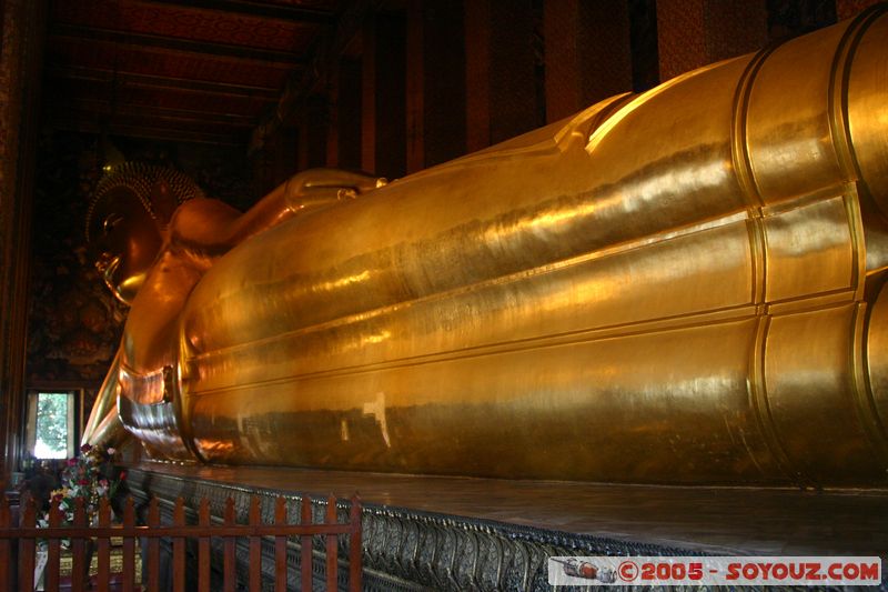 Bangkok - Wat Pho - Reclining Buddha
Mots-clés: thailand Boudhiste Wat Phra Chetuphon statue