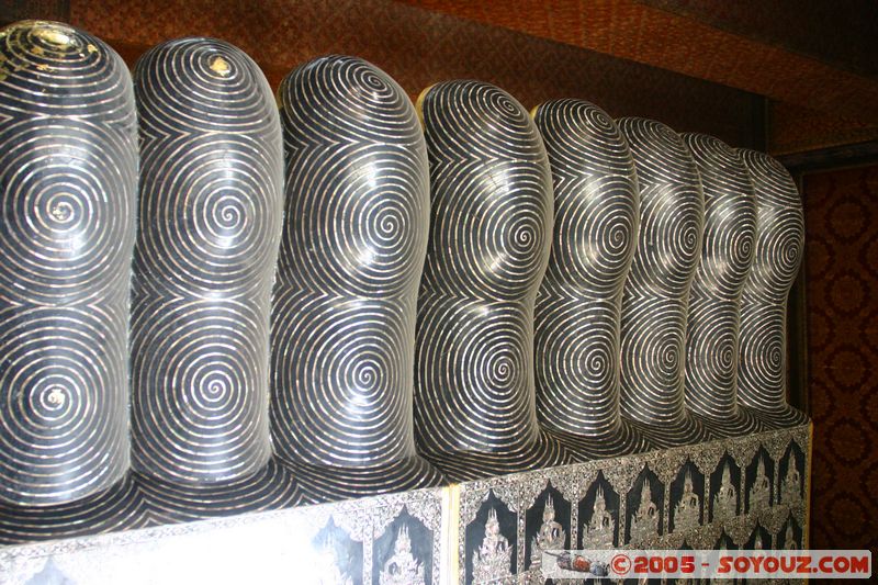 Bangkok - Wat Pho - Reclining Buddha
Mots-clés: thailand Boudhiste Wat Phra Chetuphon statue