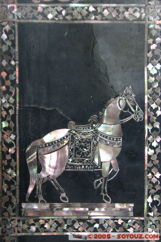 Bangkok - Wat Pho - Reclining Buddha - Mother-of-pearl feet details
Mots-clés: thailand Boudhiste Wat Phra Chetuphon statue