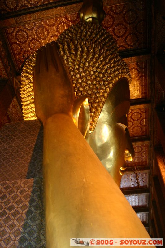 Bangkok - Wat Pho - Reclining Buddha
Mots-clés: thailand Boudhiste Wat Phra Chetuphon statue