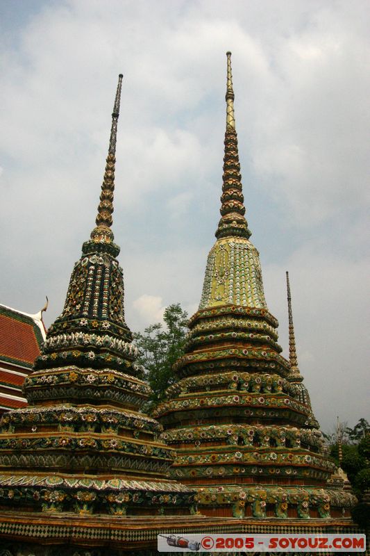 Bangkok - Wat Pho - Prang
Mots-clés: thailand Boudhiste Wat Phra Chetuphon
