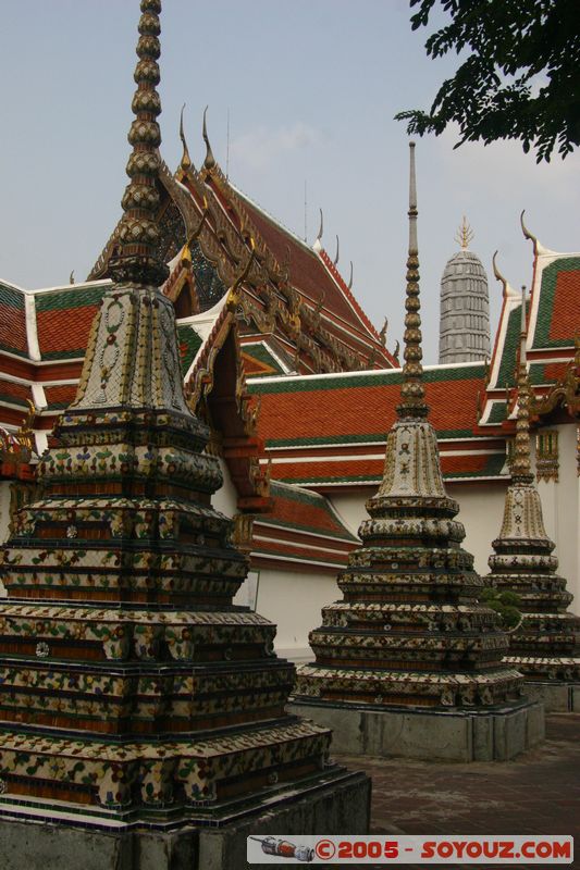 Bangkok - Wat Pho - Prang
Mots-clés: thailand Boudhiste Wat Phra Chetuphon