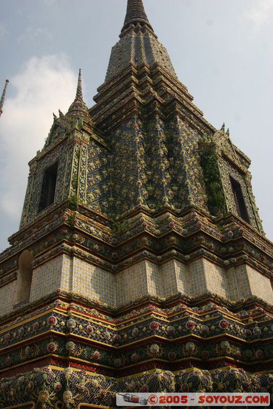 Bangkok - Wat Pho - Prang
Mots-clés: thailand Boudhiste Wat Phra Chetuphon