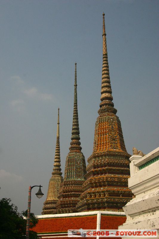 Bangkok - Wat Pho - Prang
Mots-clés: thailand Boudhiste Wat Phra Chetuphon