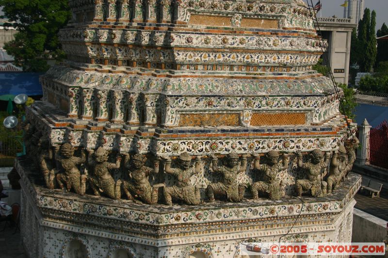 Bangkok - Wat Arun (Temple of the Dawn) Stupa
Mots-clés: thailand Boudhiste