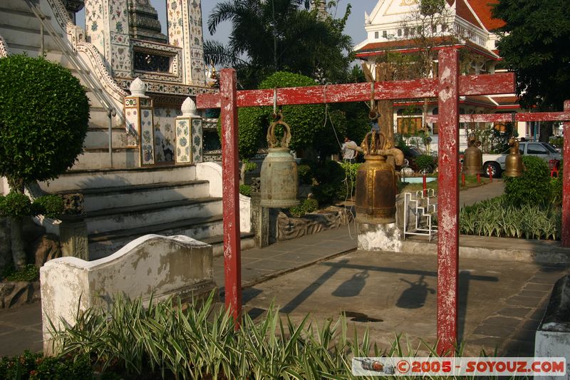 Bangkok - Wat Arun (Temple of the Dawn) - Bell
Mots-clés: thailand Boudhiste