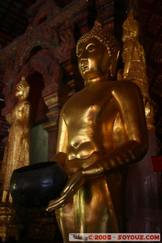 Chiang Mai - Wat Chiang Mun
Mots-clés: thailand Boudhiste statue Wat Chiang Man