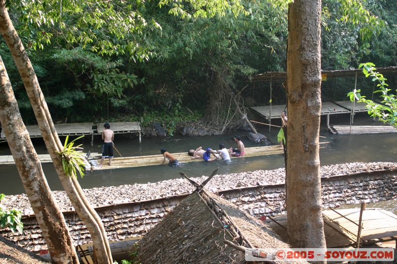 Around Chiang Mai - Thai river rafting
Mots-clés: thailand Riviere
