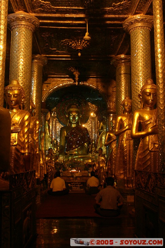 Yangon - Shwedagon Pagoda
Mots-clés: myanmar Burma Birmanie Pagode Nuit