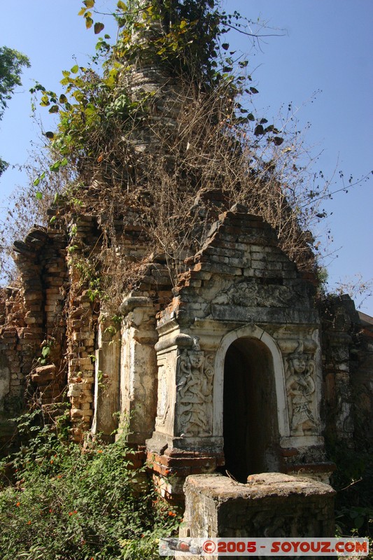 Nyaung Shwe - Stupa and Pagoda
Mots-clés: myanmar Burma Birmanie Pagode