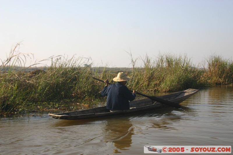 Inle lake - Nyaung Shwe
Mots-clés: myanmar Burma Birmanie bateau Lac personnes