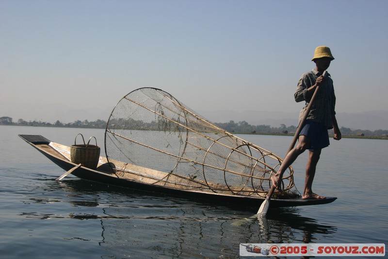 Inle lake - Pecheur a la nasse
Mots-clés: myanmar Burma Birmanie pecheur bateau personnes Lac