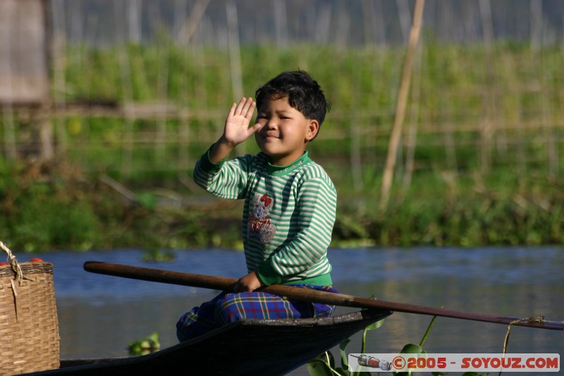 Inle lake - Ywama - Intha child
Mots-clés: myanmar Burma Birmanie personnes bateau Lac