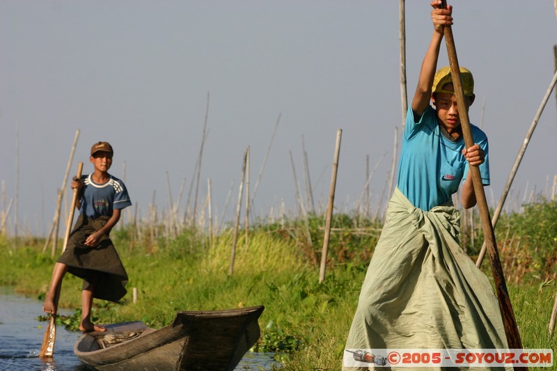 Inle lake - Ywama - Intha child
Mots-clés: myanmar Burma Birmanie personnes bateau Lac