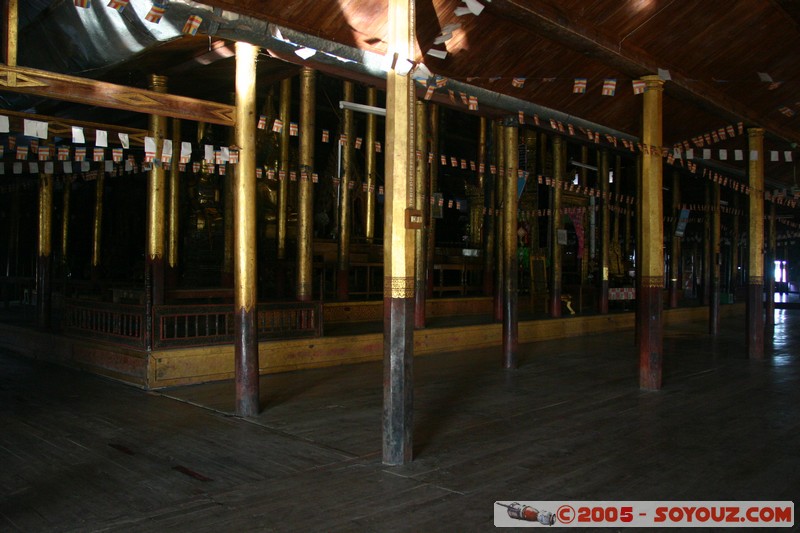 Inle lake - Nga Phe Kyaung
Mots-clés: myanmar Burma Birmanie Pagode Lac