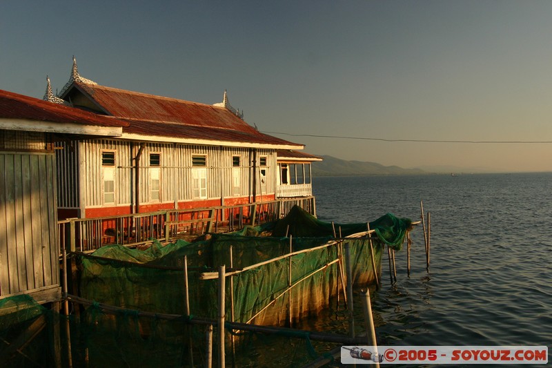 Inle lake - Government Rest House
Mots-clés: myanmar Burma Birmanie sunset Lac