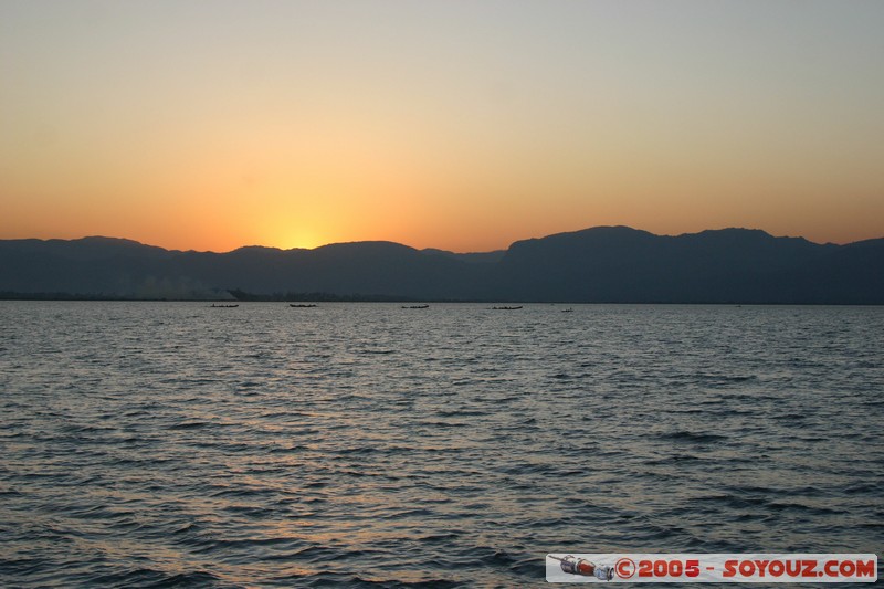 Inle lake - Sunset
Mots-clés: myanmar Burma Birmanie sunset Lac