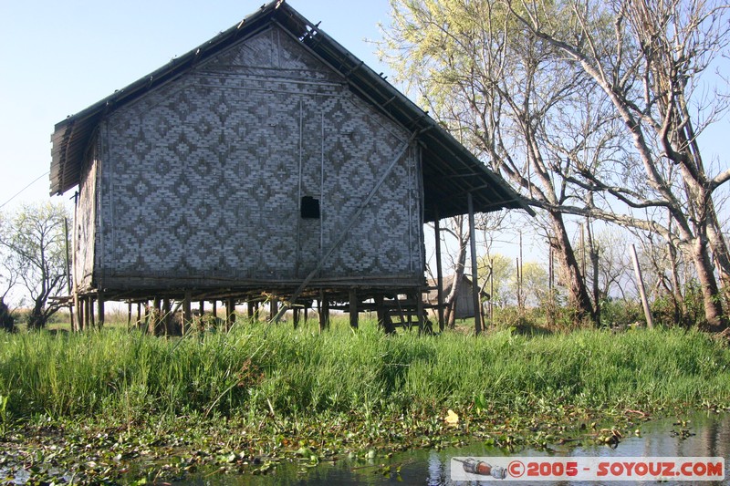Nyaung Shwe
Mots-clés: myanmar Burma Birmanie Riviere