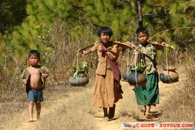 Nyaung Shwe Hills - Intha people
Mots-clés: myanmar Burma Birmanie personnes