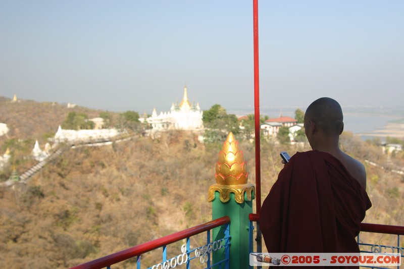 Sagaing - Soon U Ponnya Shin Paya
Mots-clés: myanmar Burma Birmanie Bonze Pagode Insolite