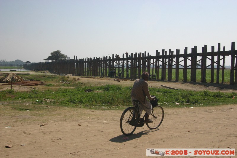 Amarapura - U Bein's Bridge
Mots-clés: myanmar Burma Birmanie Pont