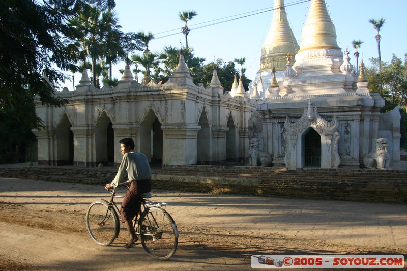 Inwa
Mots-clés: myanmar Burma Birmanie Pagode velo
